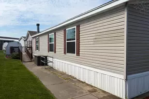 916 Wintergreen Dr, Hastings, MI 49058 - Photo 3