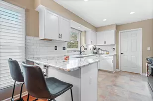 7519 Green Meadow Ln, Canton, MI 48187 - Photo 15