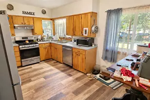 936 Clark St, Muskegon, MI 49442 - Photo 5