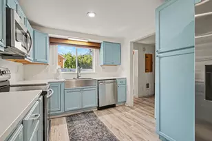66 Lakeview Ave, Norton Shores, MI 49444 - Photo 9