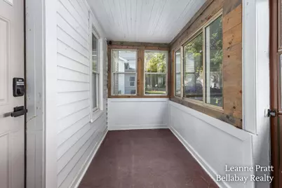 612 E Green Street, Hastings, MI 49058 - Photo 3