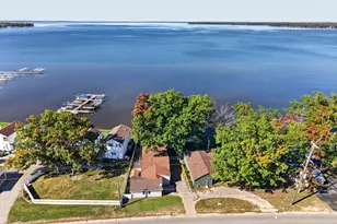 278 W Houghton Lake Dr, Prudenville, MI 48651 - Photo 43