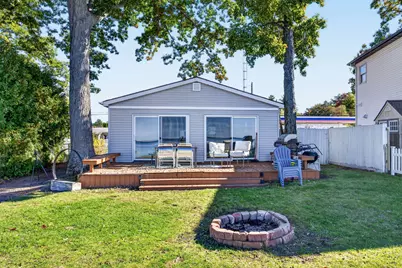 278 W Houghton Lake Drive, Prudenville, MI 48651 - Photo 1
