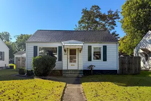 214 Bradley St, Dowagiac, MI 49047 - Photo 1