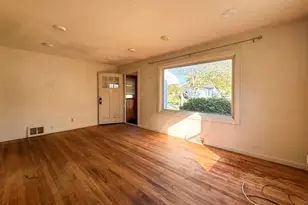 214 Bradley St, Dowagiac, MI 49047 - Photo 5