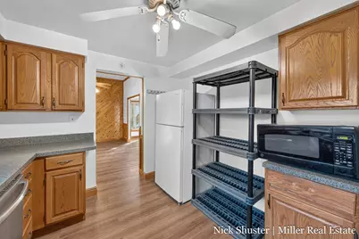 528 S Market Street, Hastings, MI 49058 - Photo 7