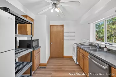 528 S Market Street, Hastings, MI 49058 - Photo 5