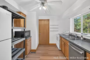 528 S Market St, Hastings, MI 49058 - Photo 5