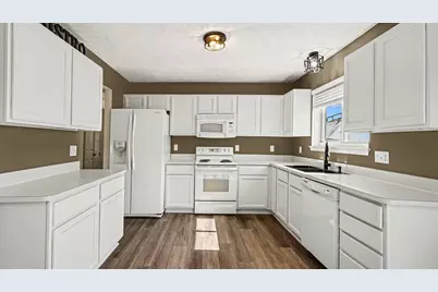 766 Cricket Xing, Pinckney, MI 48169 - Photo 15