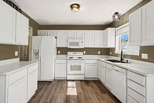 766 Cricket Crossing, Pinckney, MI 48169 - Photo 15