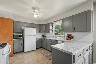2741 Plainfield Ave NE, Grand Rapids, MI 49505 - Photo 9