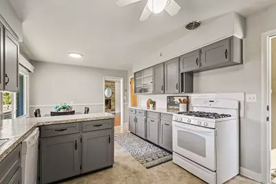 2741 Plainfield Avenue NE, Grand Rapids, MI 49505 - Photo 7
