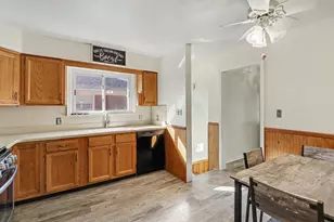 9351 Laurence Ave, Allen Park, MI 48101 - Photo 7