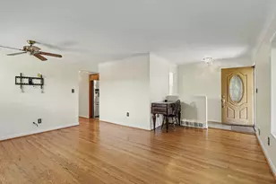 9351 Laurence Ave, Allen Park, MI 48101 - Photo 3