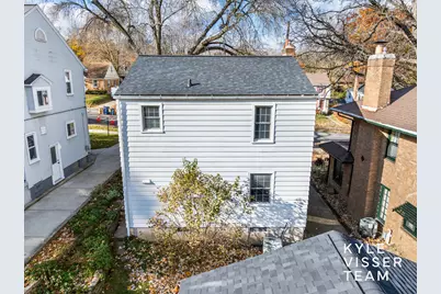 228 Baynton Avenue NE, Grand Rapids, MI 49503 - Photo 33