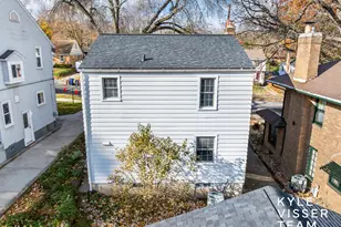 228 Baynton Ave NE, Grand Rapids, MI 49503 - Photo 33