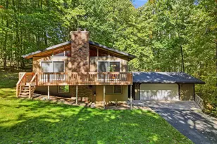 11962 Trail Creek Dr, Canadian Lakes, MI 49346 - Photo 3