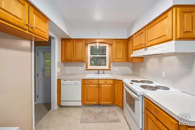 4890 Burgis Avenue SE, Kentwood, MI 49508 - Photo 11