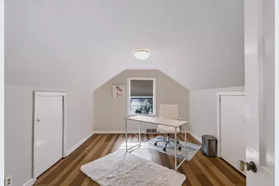 2400 Crest Drive, Kalamazoo, MI 49008 - Photo 23