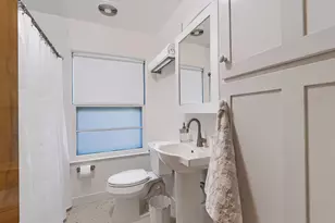 2400 Crest Dr, Kalamazoo, MI 49008 - Photo 17