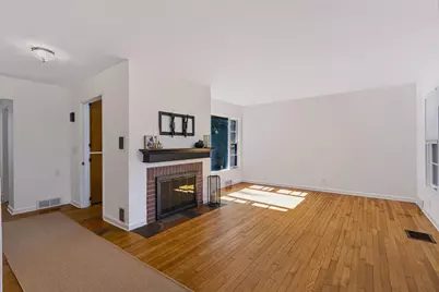 2400 Crest Drive, Kalamazoo, MI 49008 - Photo 7