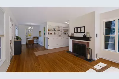 2400 Crest Drive, Kalamazoo, MI 49008 - Photo 9