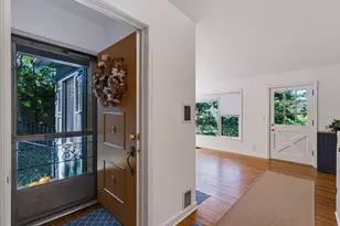 2400 Crest Dr, Kalamazoo, MI 49008 - Photo 5
