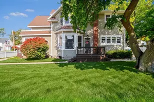 209 S Washington Ave, Ludington, MI 49431 - Photo 3