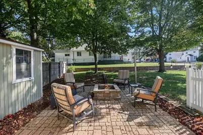 209 S Washington Avenue, Ludington, MI 49431 - Photo 5