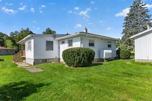 555 Norvell Beach Dr, Brooklyn, MI 49230 - Photo 39