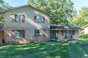 70820 N Driftwood Dr, Edwardsburg, MI 49112 - Photo 3