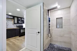 13886 McDougall, Hamtramck, MI 48212 - Photo 5