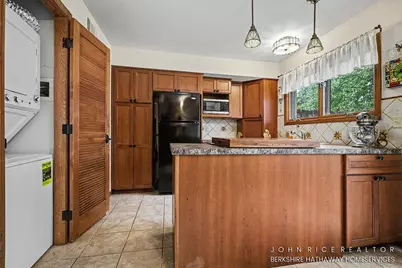 2466 Abbington Drive SE, Grand Rapids, MI 49506 - Photo 11