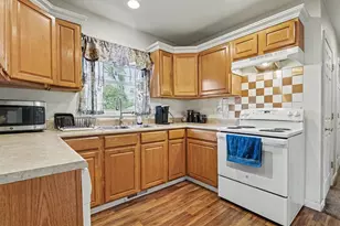 1011 Pearl St, Benton Harbor, MI 49022 - Photo 11