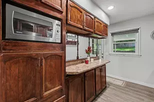 1612 Buena Vista St, Kalamazoo, MI 49001 - Photo 7