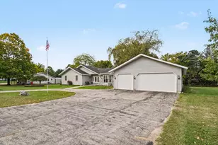 333 S Mary St, Newaygo, MI 49337 - Photo 5