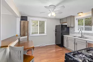 1865 Ball Ave NE, Grand Rapids, MI 49505 - Photo 11