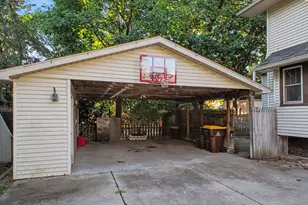208 Walnut St, Alma, MI 48801 - Photo 25
