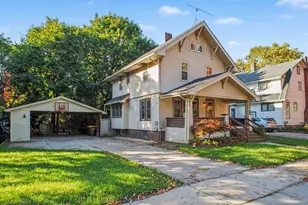 208 Walnut St, Alma, MI 48801 - Photo 3