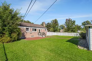 29511 Grandon St, Livonia, MI 48150 - Photo 27
