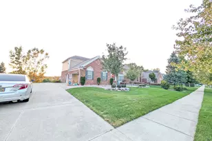15749 Johnson Creek Dr, Northville, MI 48168 - Photo 5