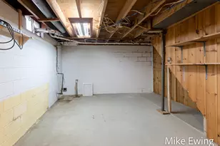 360 W 32nd St, Holland, MI 49423 - Photo 13