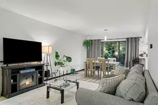 236 Falkirk Ct, Kalamazoo, MI 49006 - Photo 3