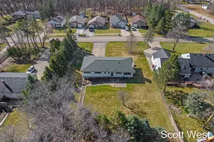 1645 Waldorf St NW, Grand Rapids, MI 49544 - Photo 37