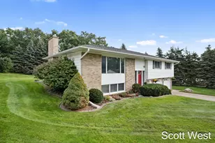 1645 Waldorf St NW, Grand Rapids, MI 49544 - Photo 3