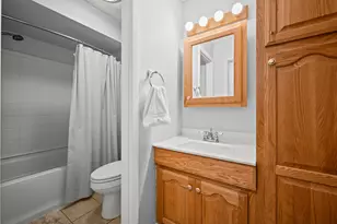 2614 Cherrywood Ct, Saint Joseph, MI 49085 - Photo 19