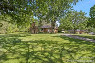 1410 Woodcliff Dr SE, East Grand Rapids, MI 49506 - Photo 43