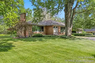 1410 Woodcliff Dr SE, East Grand Rapids, MI 49506 - Photo 7