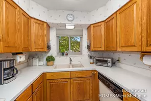 1410 Woodcliff Dr SE, East Grand Rapids, MI 49506 - Photo 25
