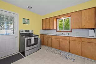 2926 Cheney Ave NE, Grand Rapids, MI 49505 - Photo 9